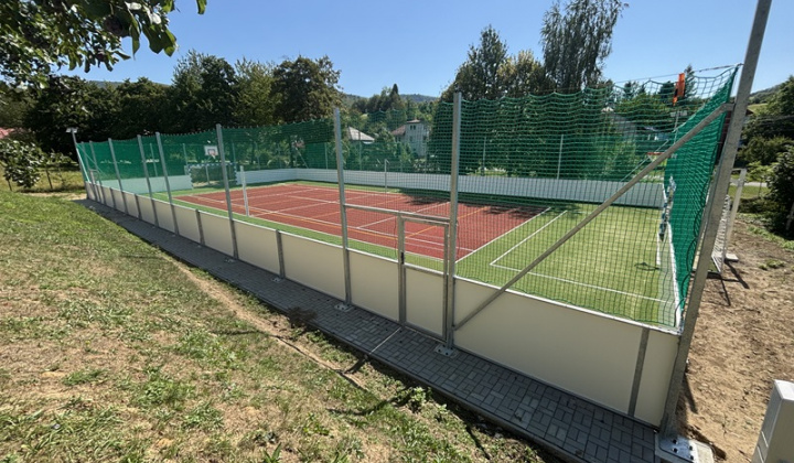 5. fotografia fotogalérie Projekty s podporou EU / Multifunkčné ihrisko  - foto