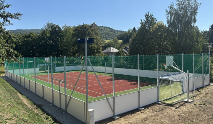 6. fotografia fotogalérie Projekty s podporou EU / Multifunkčné ihrisko  - foto