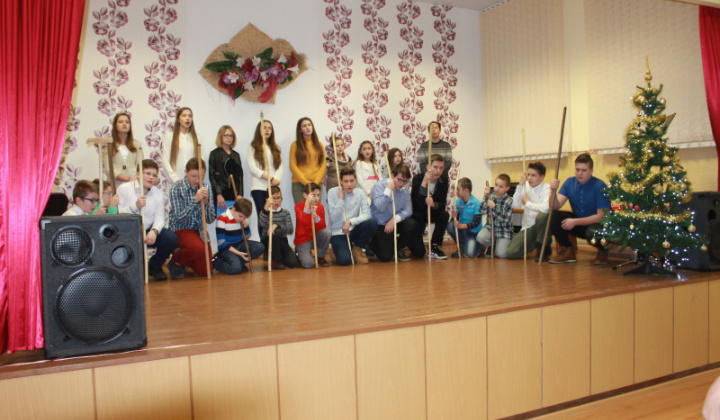 11. fotografia fotogalérie Posedenie pri stromčeku 2017