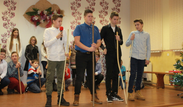 12. fotografia fotogalérie Posedenie pri stromčeku 2017