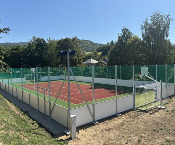 Projekty s podporou EU / Multifunkčné ihrisko  - foto